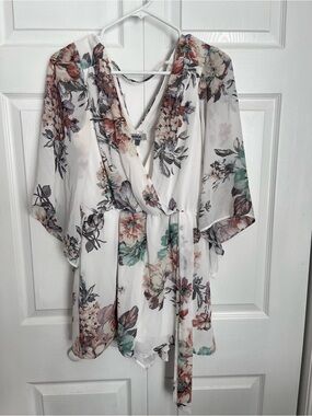 bailey blue Floral Print Romper in White, Pink, Gray
